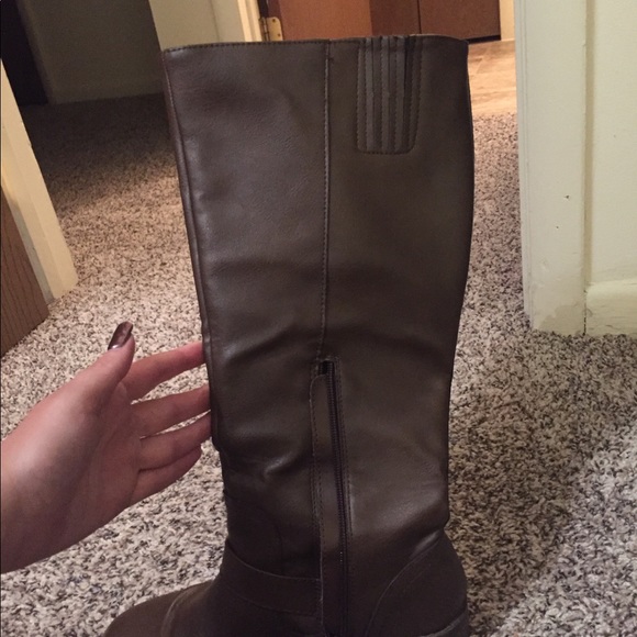 Kohl's Brown Boots 🍁 - Picture 6 of 7